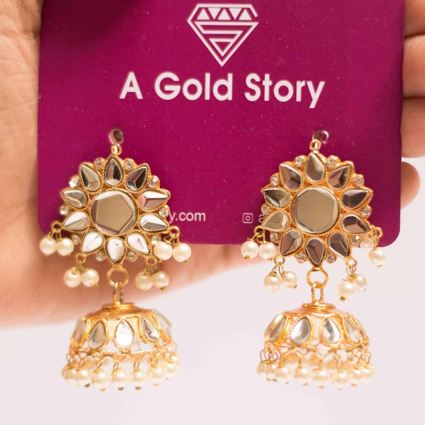 AAINA KUNDAN JHUMKAY - A GOLD STORY