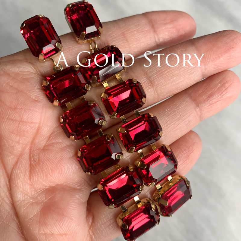 HADIA SHOWER EARRINGS MAROON