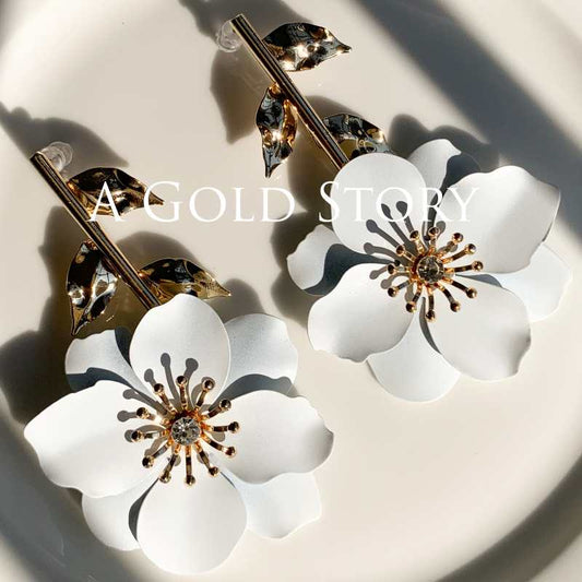 OLIVIA EARRINGS WHITE