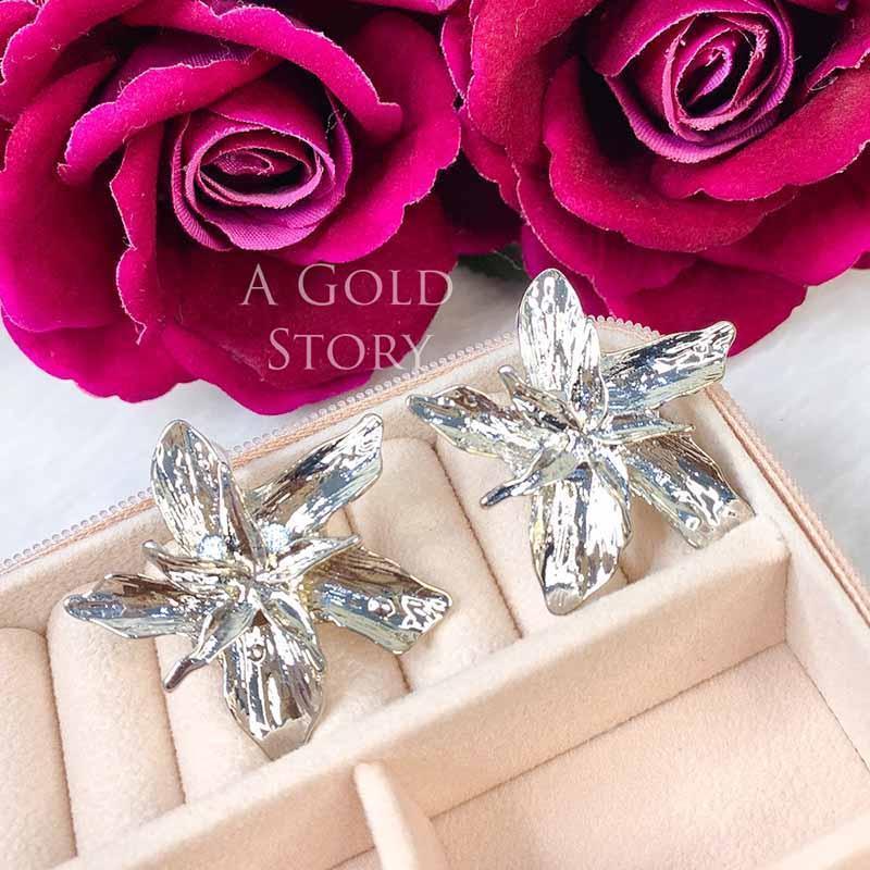 FLOWER SILVER EARRINGS - Basics by A Gold Story