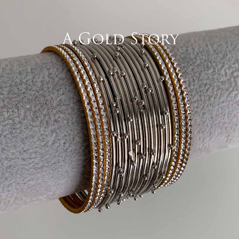 WANIA METAL BANGLES SET