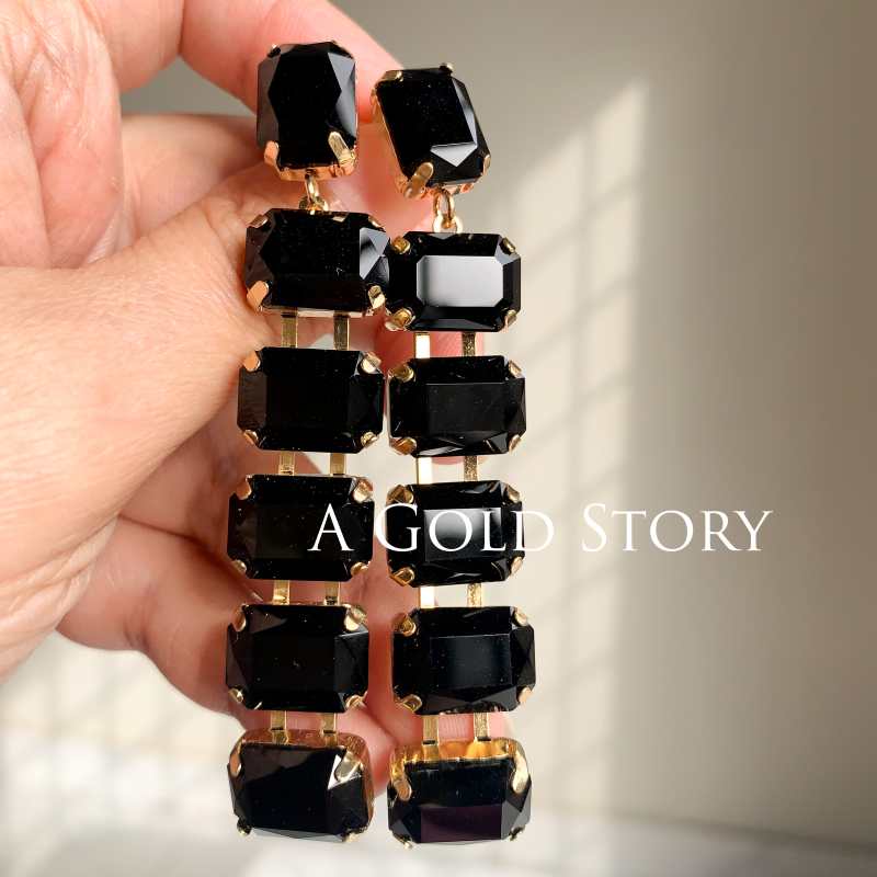 HADIA SHOWER EARRINGS BLACK