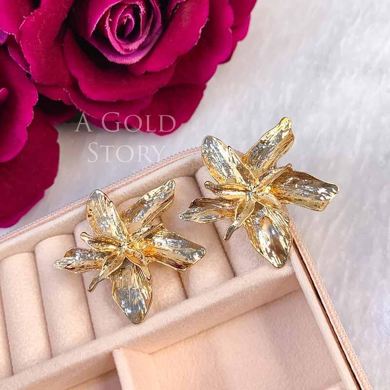 FLOWER GOLDEN EARRINGS - Basics by A Gold Story